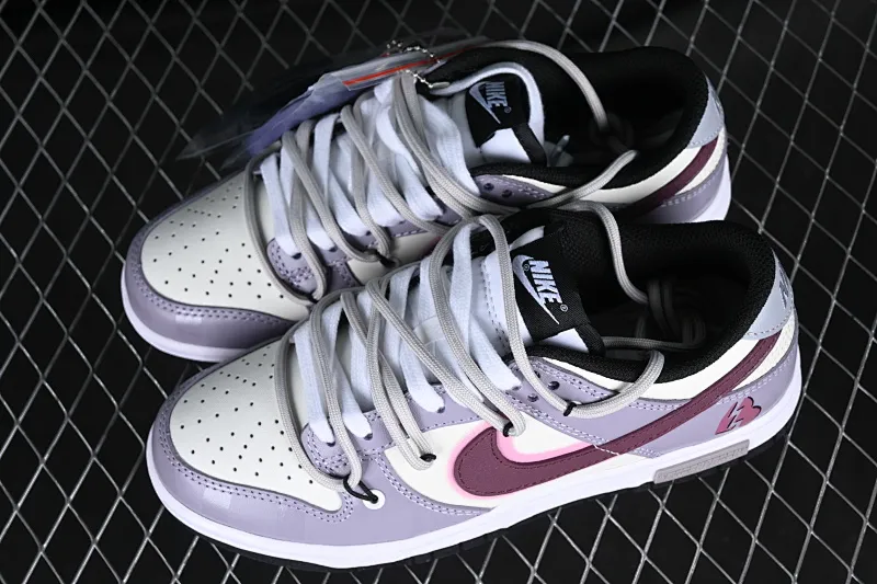 All Categories Nk SB Dunk Series Nk SB Dunk Low Low-top Sneakers Nk SB Dunk Low Panda Prank Tie-Dye Raspberry Printed Purple SB Strap Low-top Casual Sneakers DH9765-002